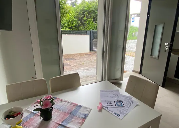 Popilia Sea & Business Red * רימיני