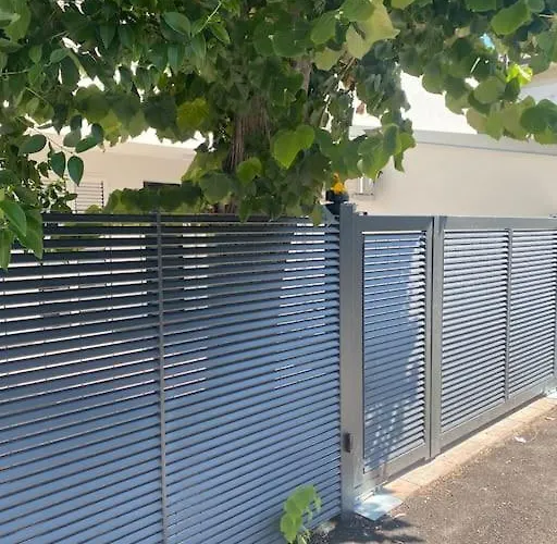 Popilia Sea & Business Red