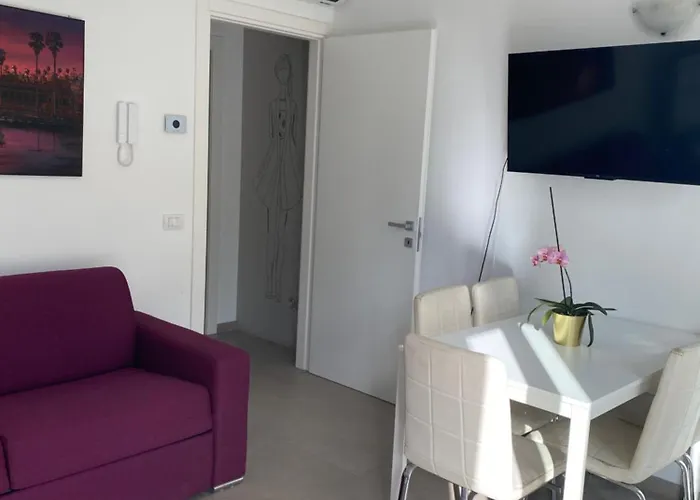 Popilia Sea & Business Red * 里米尼